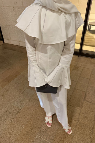 Ekru Pelerin Detaylı Taşlı Gabardin Elbise