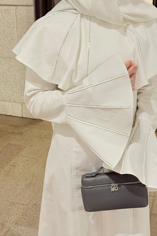 Ekru Pelerin Detaylı Taşlı Gabardin Elbise