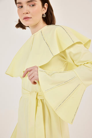 Pelerin Detaylı Taşlı Gabardin Elbise Sarı