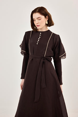 Nakış Detaylı Volanlı Parlak Tensel Elbise Kahverengi