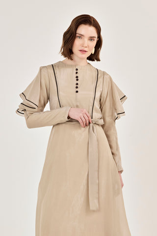 Nakış Detaylı Volanlı Parlak Tensel Elbise Bej