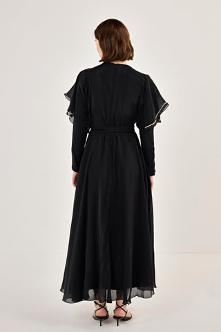 Nakış Detaylı Volanlı Parlak Tensel Elbise Siyah