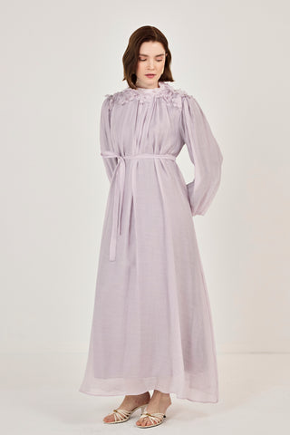 Omuzları Çiçekli Taşlı Elbise Lila