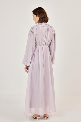 Omuzları Çiçekli Taşlı Elbise Lila