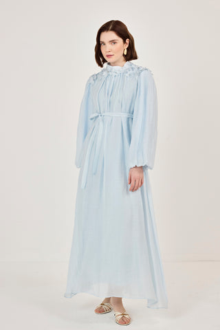 Omuzları Çiçekli Taşlı Elbise Mavi