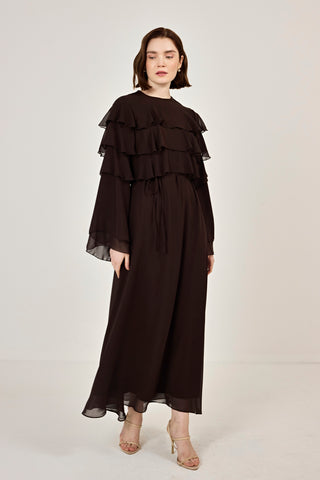 Robadan Fırfır Detaylı Biye Kemerli Şifon Elbise Kahverengi