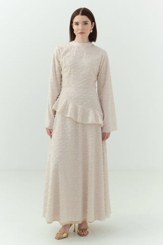 Simli Şifon Volan Detaylı Elbise Bej