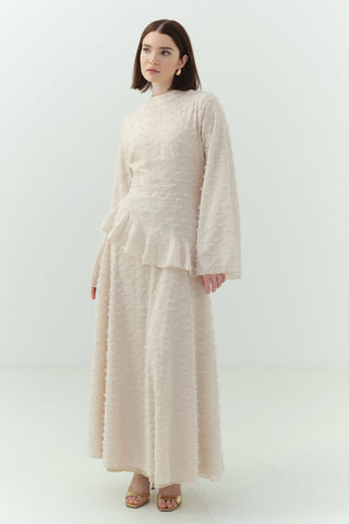 Simli Şifon Volan Detaylı Elbise Bej