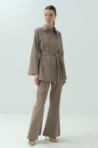 Taş Detaylı Fermuarlı Pantolonlu Takım Vizon