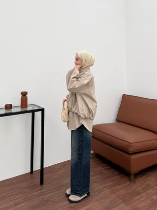 Beli Lastikli Dik Yakalı Fermuarlı Mont Bej